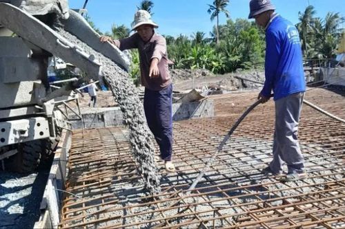Thi công xuyên lễ trên các công trình trọng điểm ở ĐBSCL