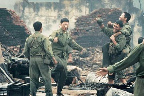 Dòng phim lịch sử 'tỉnh giấc'