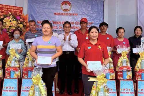 Gắn kết cộng đồng từ ngày hội đoàn kết
