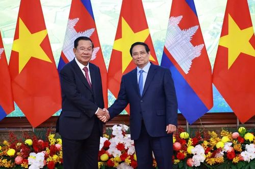 Thủ tướng Phạm Minh Chính hội kiến Chủ tịch Đảng Nhân dân Campuchia, Chủ tịch Thượng viện Campuchia Hun Sen