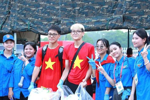 Ấn tượng màu áo xanh tuổi trẻ trong dịp kỷ niệm 80 năm Quốc khánh