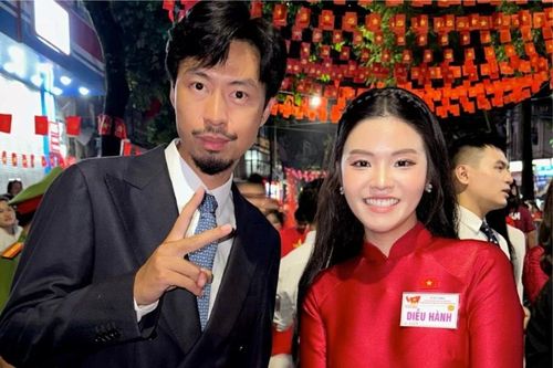 Dàn nghệ sĩ, người đẹp nhân ái xả ảnh độc ở lễ diễu hành 2/9