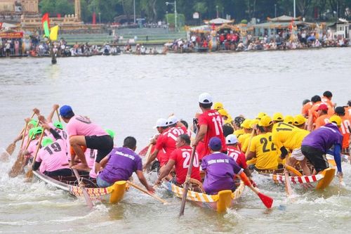 Sông Hương dậy sóng cùng mái chèo đua ghe