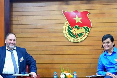 Bí thư thứ nhất Trung ương Đoàn làm việc với đoàn đại biểu Đoàn TNCS Uruguay