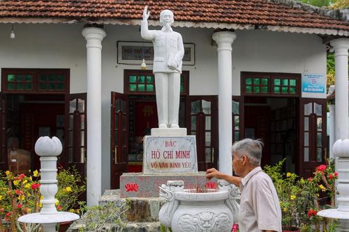 Cựu binh Đà Nẵng dành hết lương hưu dựng nhà thờ Bác Hồ và anh hùng dân tộc