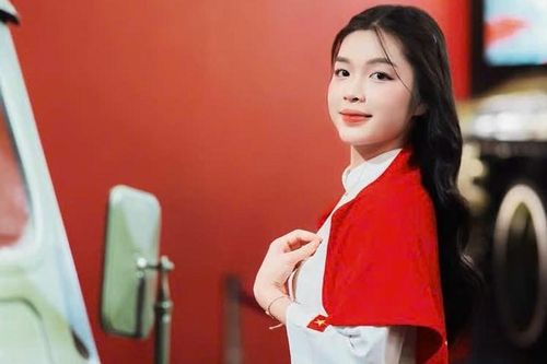 Vẻ đẹp dịu dàng của hotgirl U21 bóng chuyền Việt Nam Hà Kiều Vy