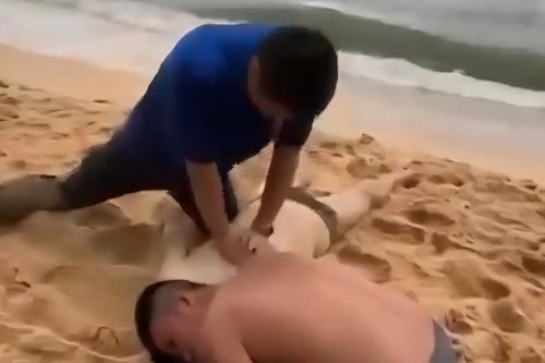 Du khách nước ngoài đuối nước khi tắm biển Phú Quốc đã tử vong