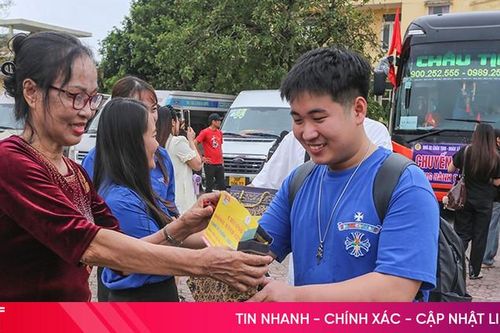 Hành trình yêu thương trên những chuyến xe miễn phí