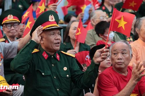 Các cựu chiến binh xúc động trong lễ diễu binh 80 năm Quốc khánh