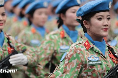 Ngắm những nữ chiến sỹ 'mũ nồi xanh' gìn giữ hòa bình xinh đẹp, duyên dáng