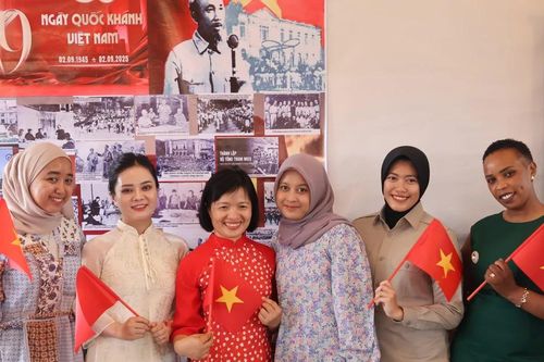 Lễ kỷ niệm 80 năm Quốc khánh của các chiến sỹ mũ nồi xanh giữa Trung Phi