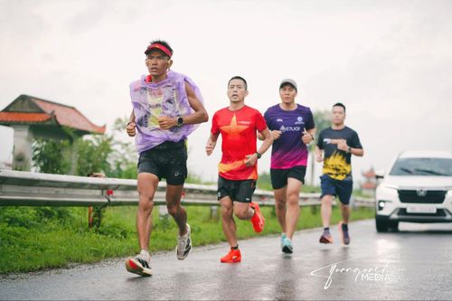 Runner hoàn thành 20 ngày chạy bộ từ TP Hồ Chí Minh đến Ba Đình sáng 2/9