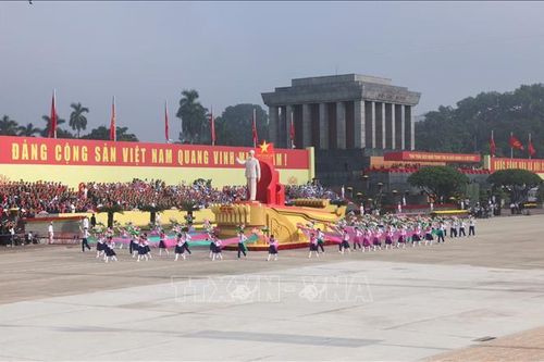 Tự hào và tin tưởng tương lai phát triển của đất nước
