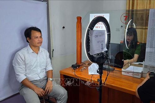 Công an Nghệ An: 'Tăng tốc' ngày đêm cấp đổi thẻ đảng viên