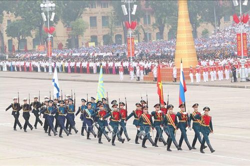 Báo chí Nga đưa tin đậm nét về lễ kỷ niệm hoành tráng