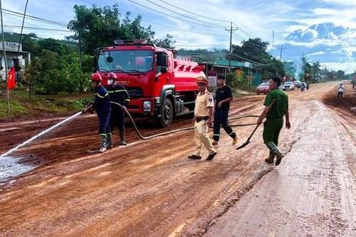 Khẩn cấp ứng phó sạt lở ở Đồng Nai, đảm bảo giao thông thông suốt