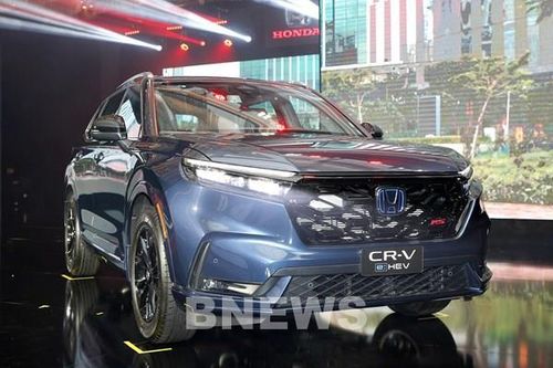 Xe hybrid giảm giá mạnh: Cơ hội sở hữu ô tô xanh