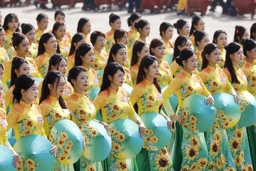 Những 'bóng hồng' rạng ngời trong Lễ diễu binh, diễu hành 80 năm Quốc khánh 2/9