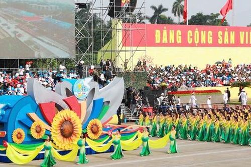 Tự hào phụ nữ các khối quần chúng diễu hành trong Đại lễ kỷ niệm 80 năm Quốc khánh 2/9