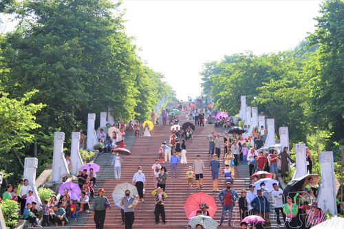 Nô nức ngày Tết Độc lập trên mảnh đất lịch sử