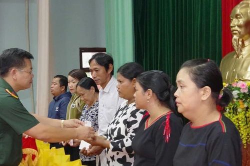 Binh đoàn 15 trao gần 14.000 suất quà nhân dịp Quốc khánh 2-9