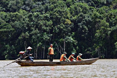 Bảo vệ rừng giáp ranh dịp Lễ 2/9