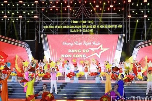 Chương trình nghệ thuật 'Rạng rỡ non sông'