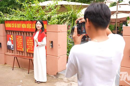 Lan tỏa tinh thần yêu nước qua những khuôn hình