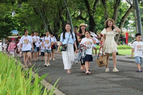 Về Huế chơi lễ 2/9