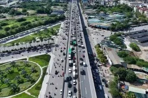 Ứng trực giao thông tuyến cửa ngõ ngày cuối nghỉ lễ