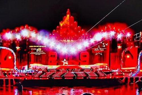 TP Hồ Chí Minh: Hào hùng chương trình nghệ thuật 'Ánh sao độc lập'