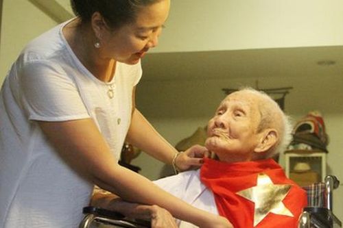 Quốc khánh thiêng liêng của cụ ông 100 tuổi từng chứng kiến Bác Hồ đọc Tuyên ngôn Độc lập