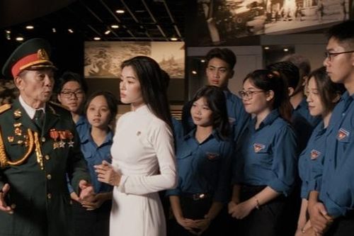 Lòng yêu nước bắc cầu cảm xúc giữa các thế hệ