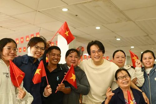 Hà Anh Tuấn được khán giả thêm thương vì hành động ấm áp nhân dịp Quốc khánh 2/9