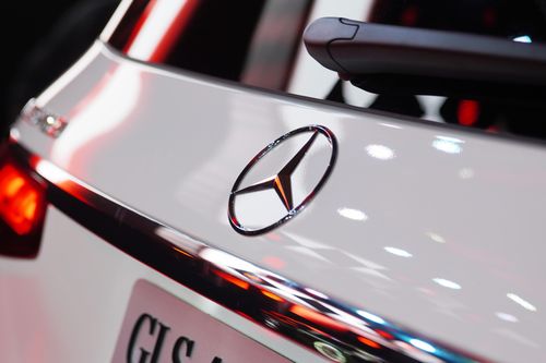 Mercedes-Benz phát triển động cơ V8 mới - mạnh hơn, tiết kiệm hơn