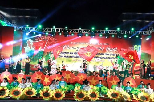 Tự hào chương trình nghệ thuật 'Vinh quang Việt Nam - Lai Châu tỏa sáng'