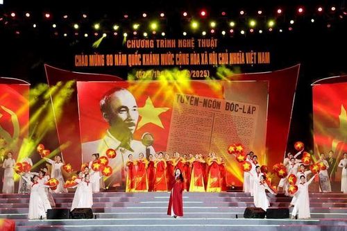 Ấn tượng, xúc động chương trình nghệ thuật 'Vinh quang Việt Nam'