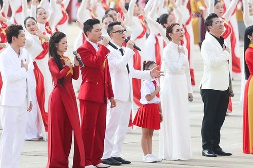 Nghệ sĩ Hoàng Bách: 'Tự hào khi được tham gia các sự kiện lớn của đất nước'