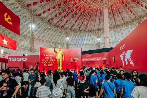 Triển lãm thành tựu đất nước thu hút gần 4 triệu lượt khách tham quan