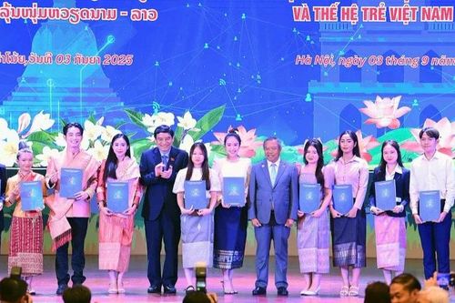 Giáo dục truyền thống, bồi dưỡng tinh thần trách nhiệm cho thế hệ trẻ Việt Nam-Lào
