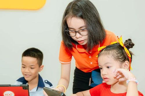TPHCM: Khánh thành phòng học kỹ năng công dân số đầu tiên ở trường tiểu học