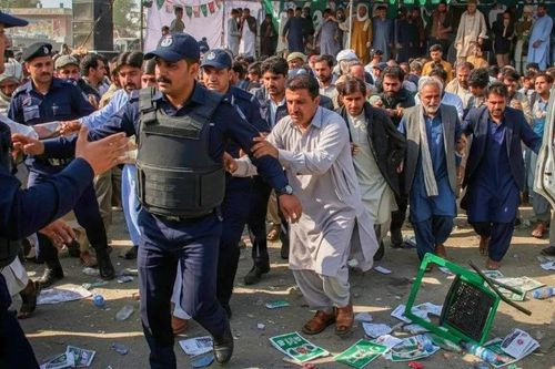 Đánh bom ở Pakistan, hàng chục người thương vong