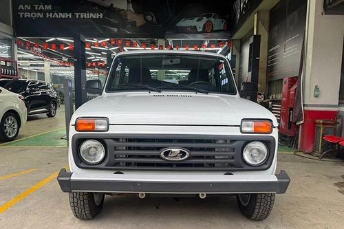 'Tóm gọn' Lada Niva Legend gầm cao, giá rẻ tại Hà Nội