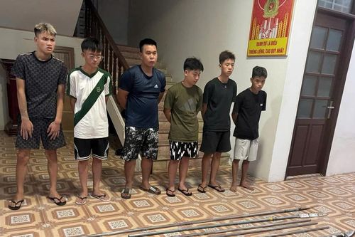 Bắt 2 nhóm đối tượng ở Hải Phòng cầm hung khí ẩu đả