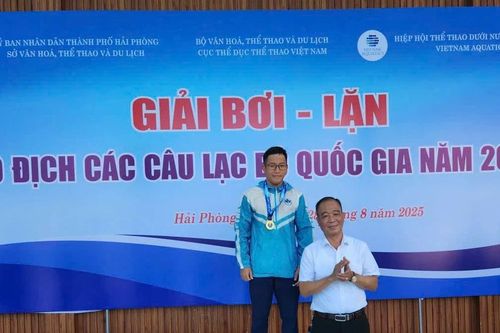 Học sinh trường chuyên liên tiếp giành HCV bộ môn bơi