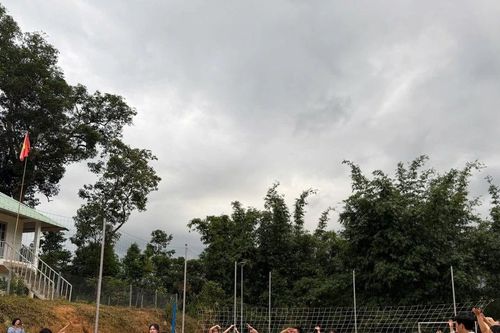Những bước chân vui đến trường