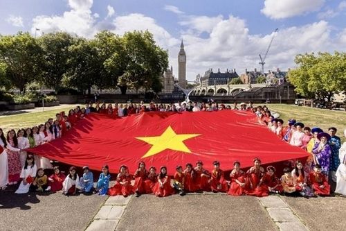 Người Việt tại Anh tri ân lịch sử, lan tỏa niềm tự hào dân tộc
