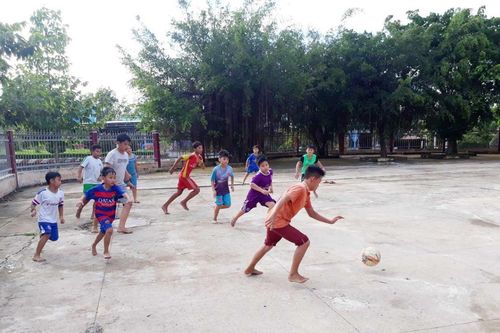 Sân chơi cho trẻ em ở nông thôn: Cần một ưu tiên thực sự