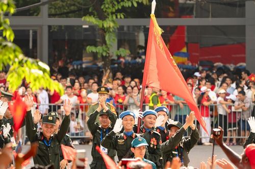 Tạm biệt nhé, những người lính của Nhân dân!
