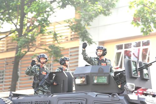 Ngắm thần thái gương mặt chiến sỹ trên khí tài hiện đại